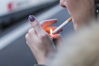 Chez les femmes, la mortalité par cancer du poumon a augmenté entre 1990 et 2019 en parallèle avec l’augmentation de l’incidence de ce cancer lié principalement au tabagisme. (image symbolique)